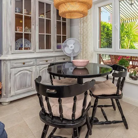 Apartament Mendula *